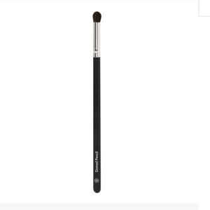 NWT bh cosmetics domed pencil brush for eye shadow